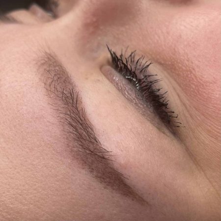 Abgeheiltes Permanent Make-Up: Kombibrows © Arisari INK