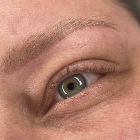 Abgeheiltes Permanent Make-Up: Powderbrows © Arisari INK